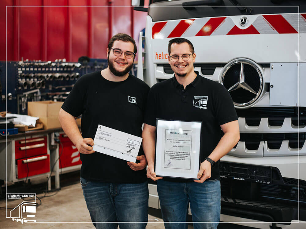 Brummi Center Auszeichnung zur drittbesten Abschlussprüfung für den Ausbildungsberuf KFZ Mechatroniker Nutzfahrzeug Oberbayern